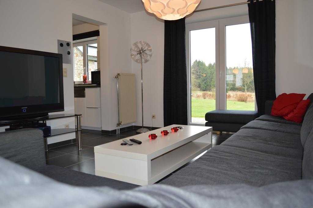 Sixine House Villa Ovifat Luaran gambar