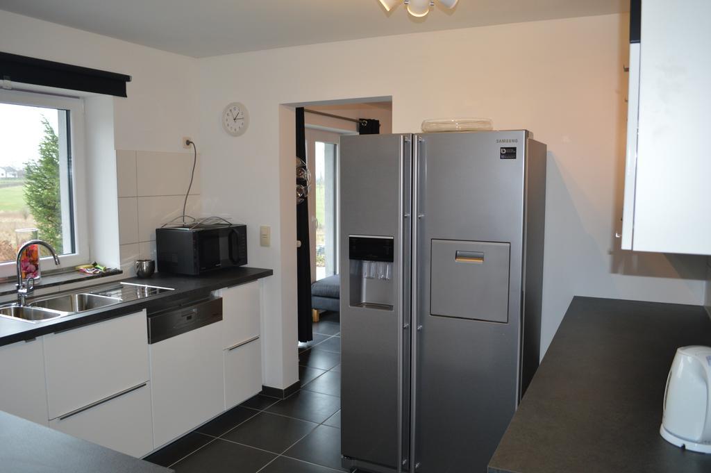 Sixine House Villa Ovifat Luaran gambar